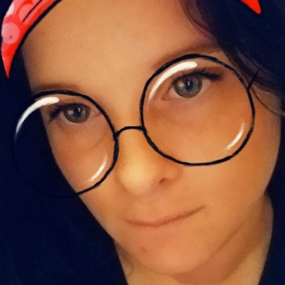 Meet your Posher, Cinderella - Picture 1 of 1